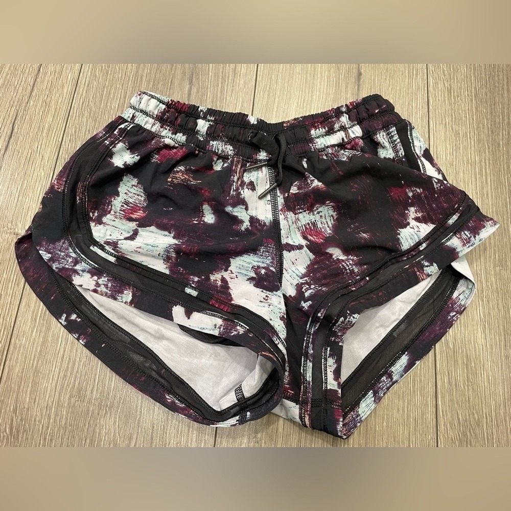 Lululemon Make a Move Hotty Hot shorts Sz 4